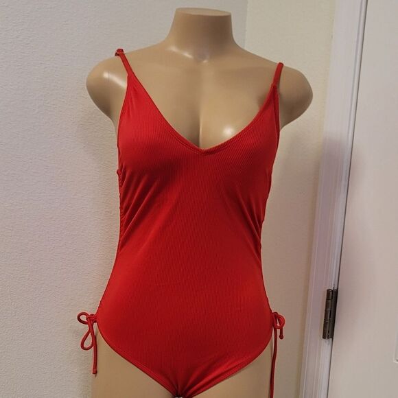 BRAND NEW TIME AND TRU ONE PIECE WOMEN'S DRAWING TIE SIDE TUMMY CONTROL SWIMSUIT - Picture 3 of 15